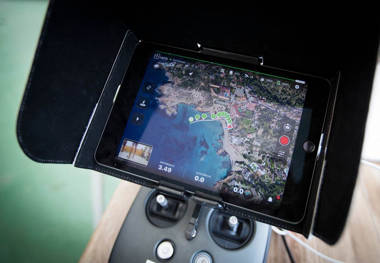 Drone to Yacht (1)