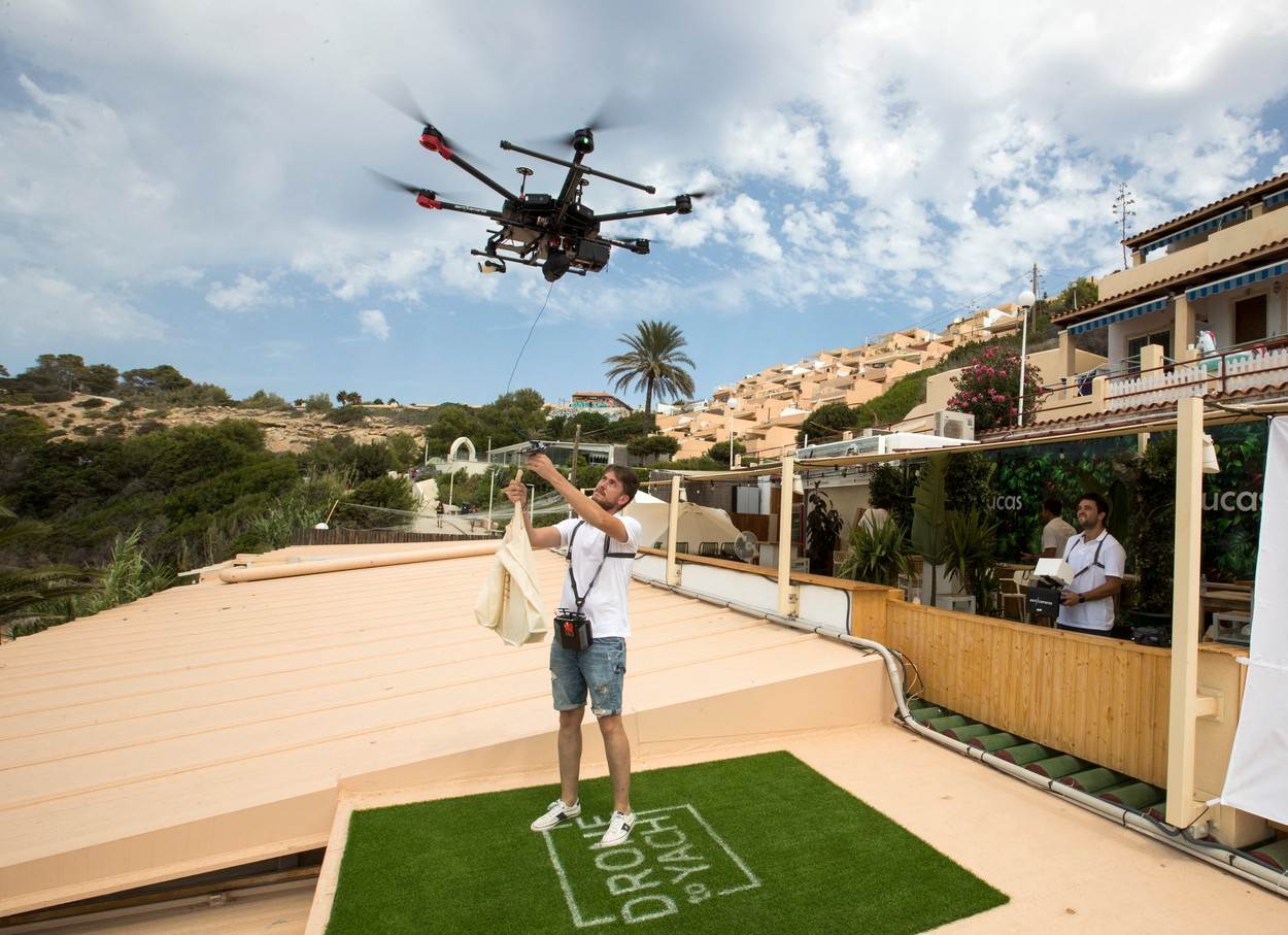 Drone to Yacht (2)