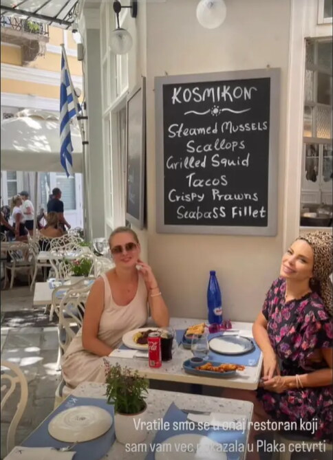 Nikolina Pišek s prijateljicom
