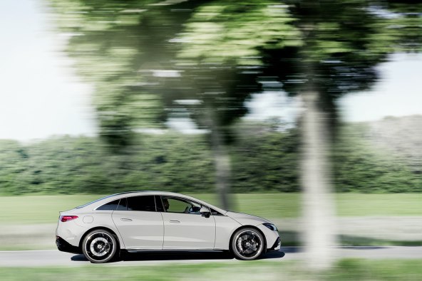 Mercedes EQE (4)