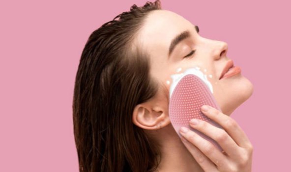 Električni silikonski aparat za njegu kože 3