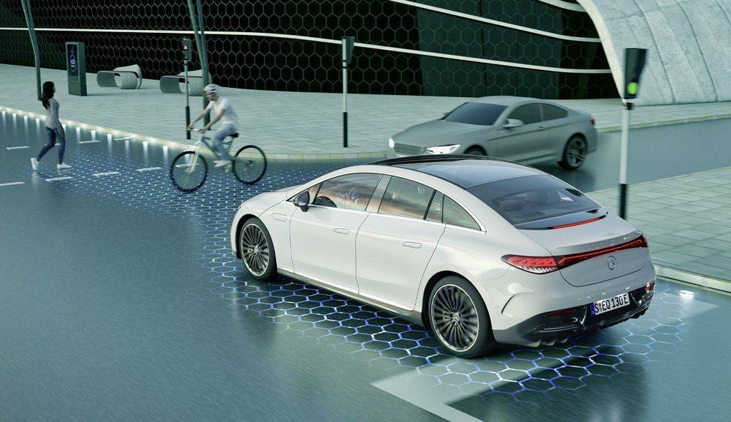 Mercedes EQE (12)