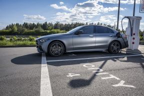 Mercedes-Benz C-klasa C 300 e (5)