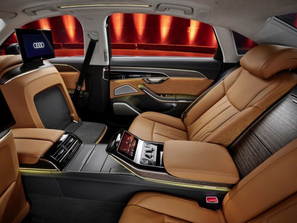 Audi A8L (6).jpg