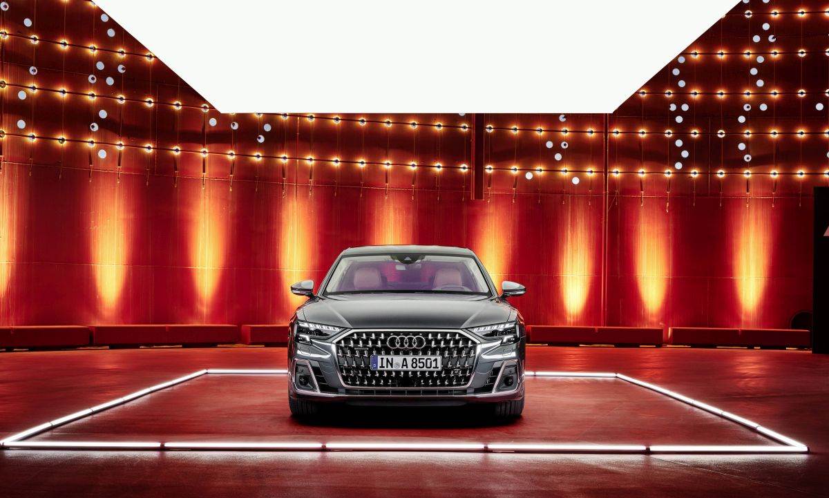 Audi A8L (2).jpg