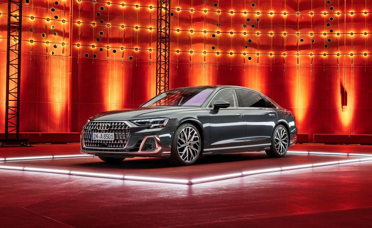 Audi A8L (3).jpg