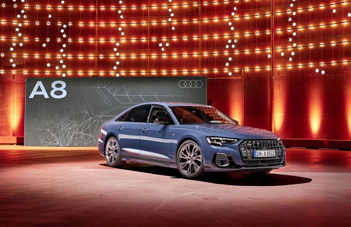 Audi A8 (2).jpg