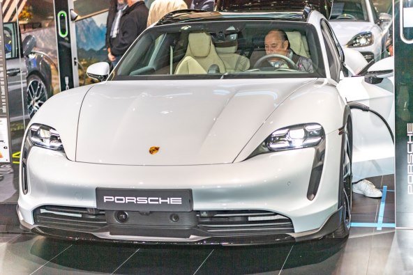 Porsche Taycan.jpg