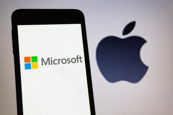 Microsoft Apple (2).jpg