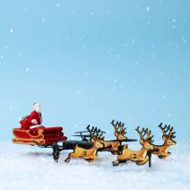 Dron Djed Mraz Djed Božičnjak (4).jpg