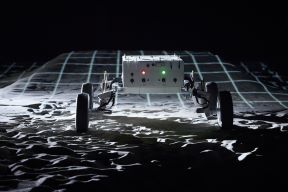 Nissan Moon rover (2).jpg