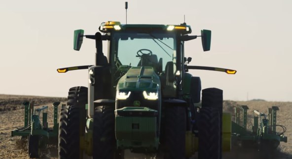 John Deere 8R (1).jpg