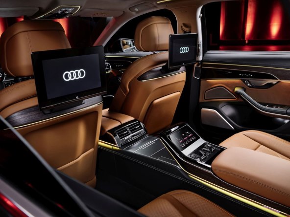 Audi A8 (5).jpg