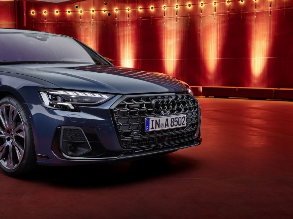 Audi A8 (2).jpg