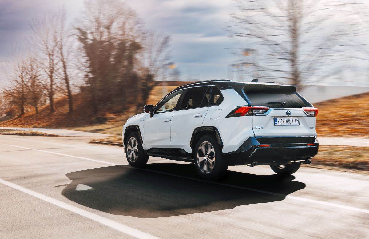 Toyota RAV4 Plug-in Hybrid (4).jpg