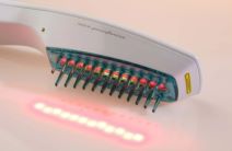 Hairmax Ultima 9 LaserComb (2).jpg