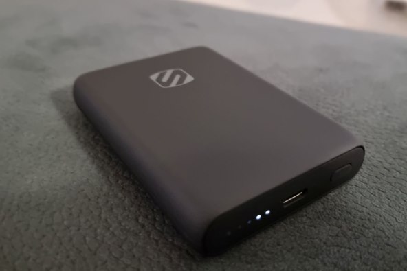 Scosche Magnetic Wireless Power Bank (10).jpg