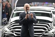 Olaf Scholz Tesla tvornica Berlin.jpg