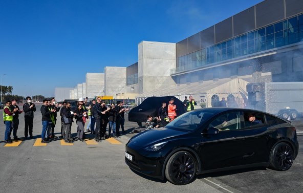 Tesla tvornica Berlin (1).jpg