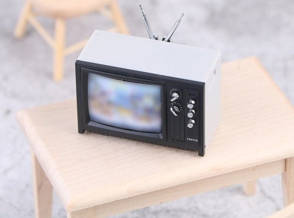 Retro mini portable televizor (12).jpg