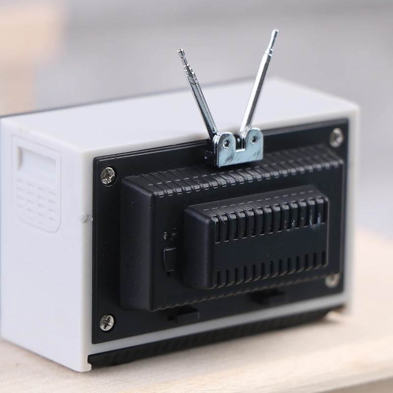 Retro mini portable televizor (8).jpg