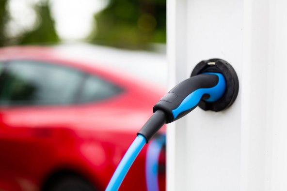 Uskoro naplata punjenja električnih vozila i u gradovima