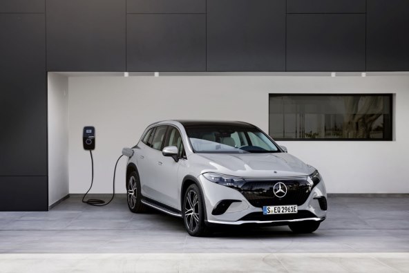 Mercedes EQS SUV (12).jpg