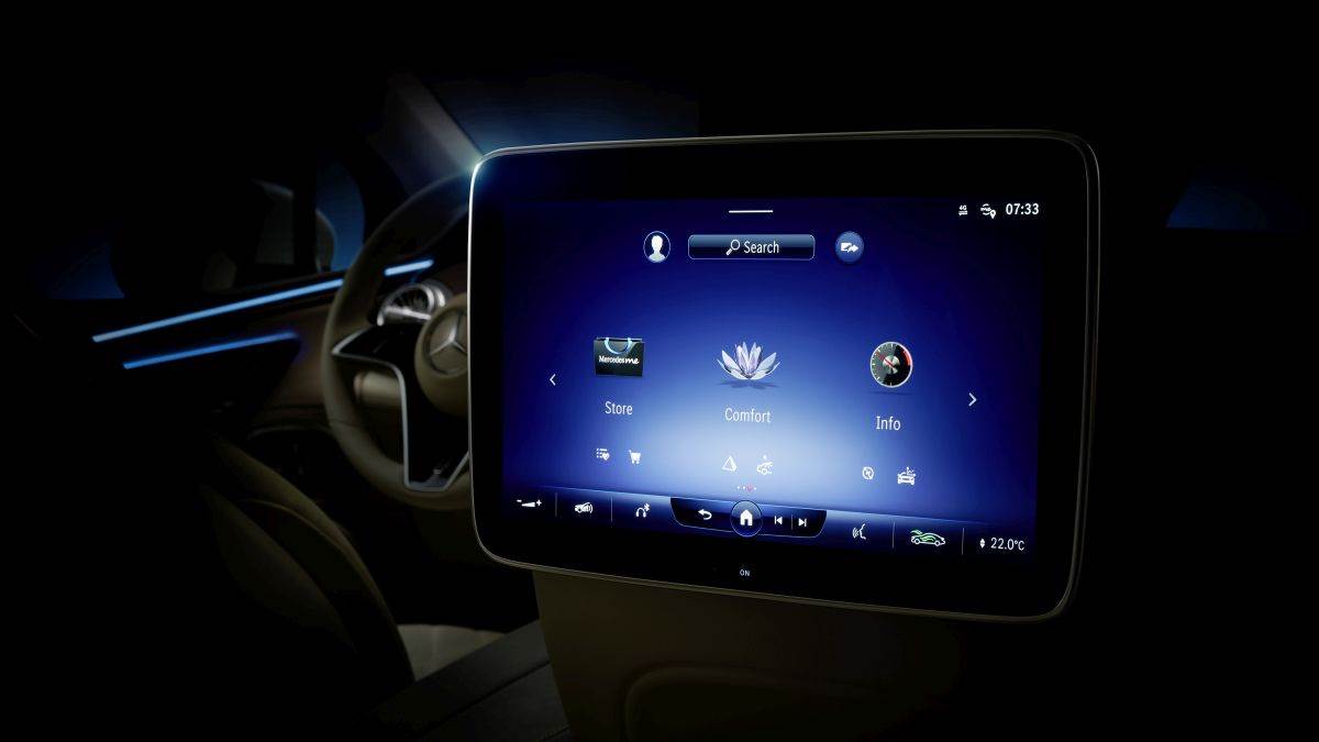 Mercedes EQS SUV (7).jpg