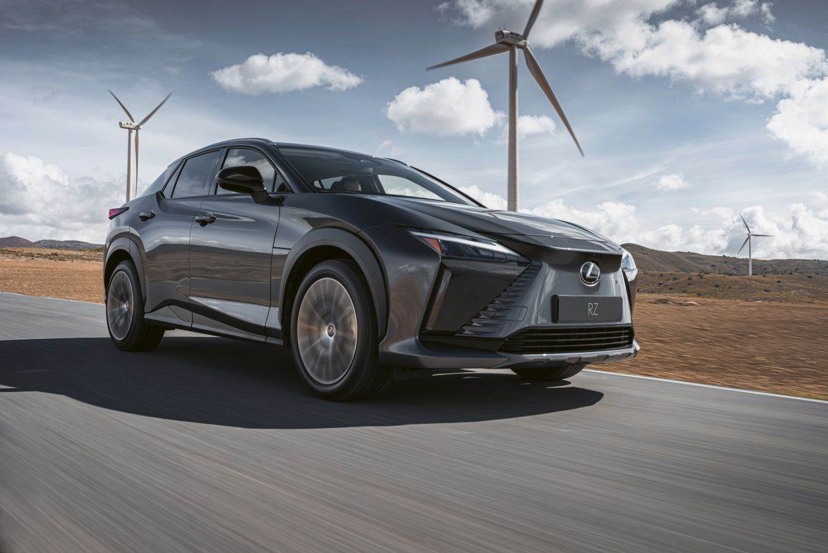 Lexus RZ 450h (11).jpg