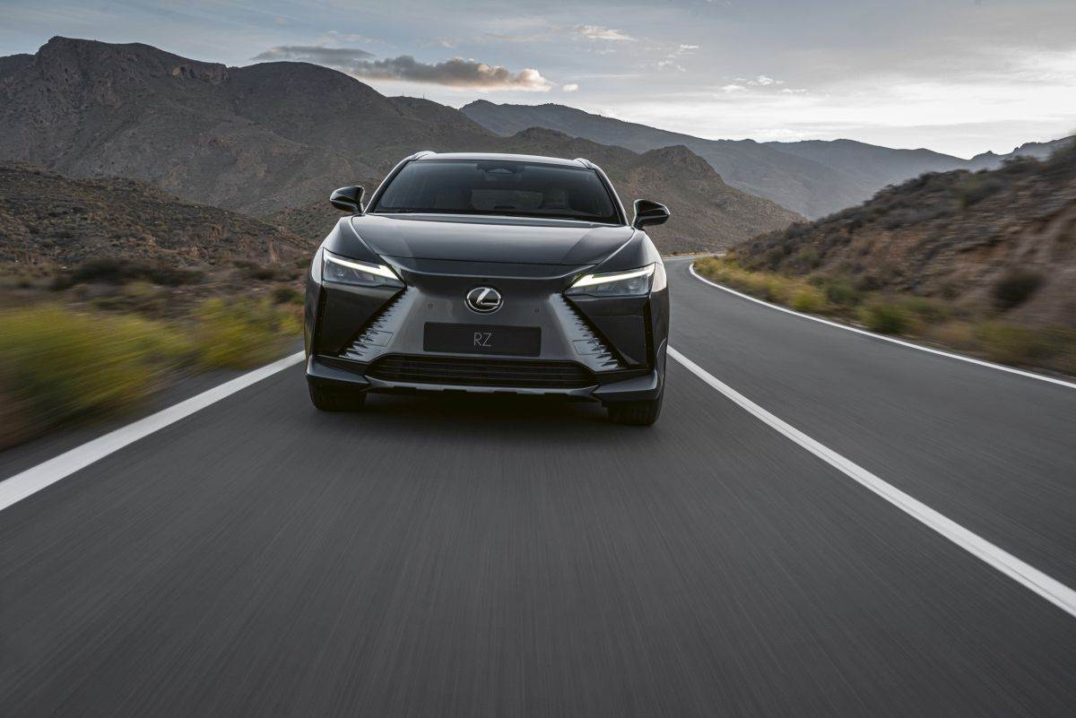 Lexus RZ 450h (10).jpg
