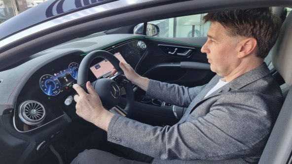 Mercedes EQS (16).jpg