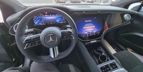 Mercedes EQS (10).jpg