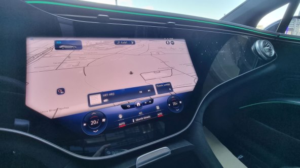 Mercedes EQS (12).jpg