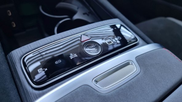 Mercedes EQS (13).jpg