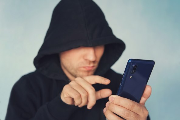Lopov pametni telefon smartphone.jpg