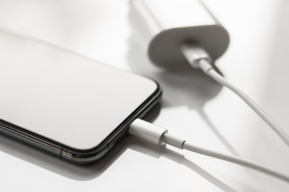 Apple iPhone punjac (1).jpg