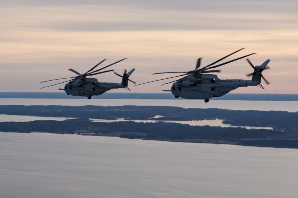 Lockheed Martin Sikorsky CH-53K (1).jpg