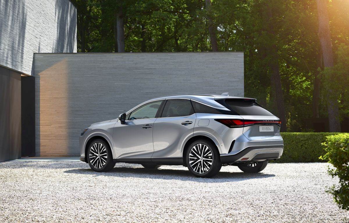 Lexus RX 450h+ (2).jpg
