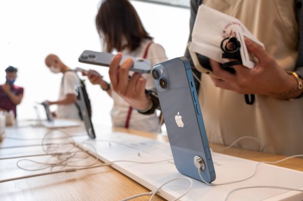 APPLE SE POMIRIO S TIME: Smanjili su očekivanja od prodaje iPhonea