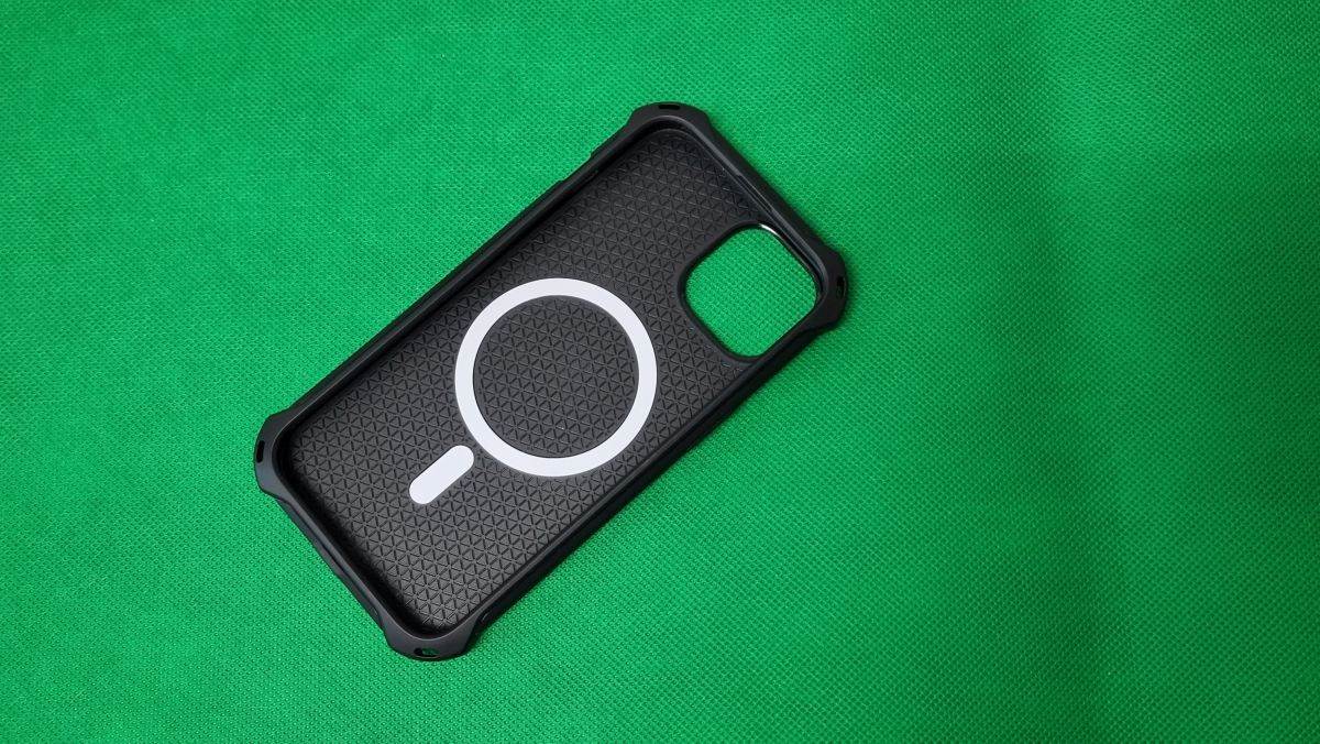 Catalyst Crux za iPhone 14 (2).jpg