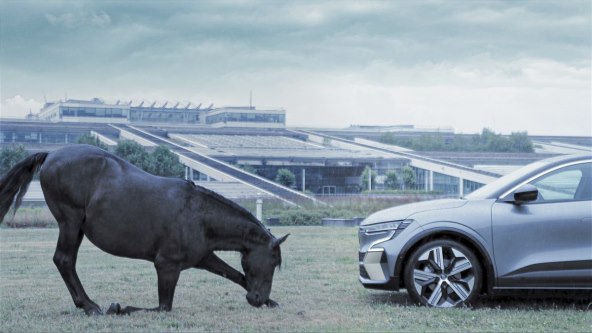 Renault Megane E-TECH Electric (1).jpg