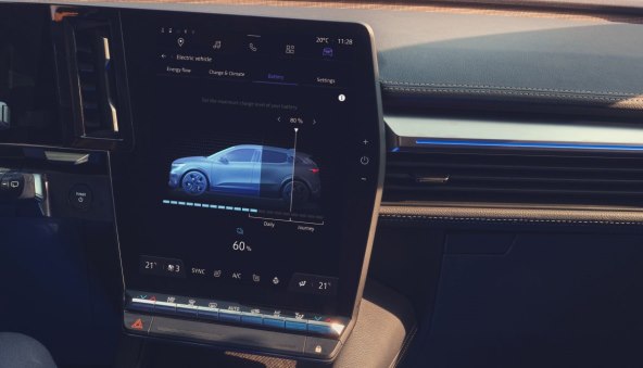 Renault Megane E-TECH Electric (5).jpg