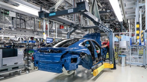 CAYENNE JE NAJPRODAVANIJI: 17 posto više isporuka električnog Taycana