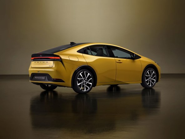 Toyota Prius 2023 (2).jpg