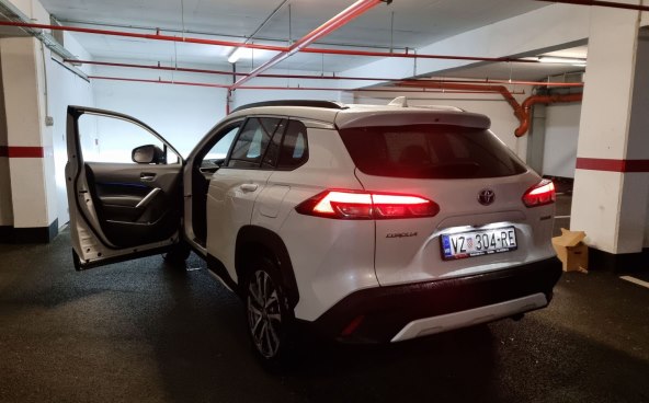 Toyota Corolla Cross (8).jpg