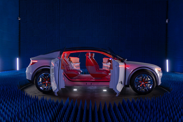 Qualcomm konceptni automobil CES 2023 Las Vegas (1).jpg