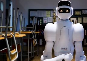 Aeo robot (1).jpg