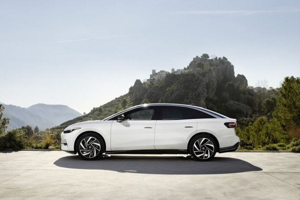 Volkswagen ID.7 (5).jpg