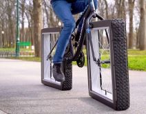 Sergii Gordieiev bicikl s četvrtastim kotačima (5).jpg