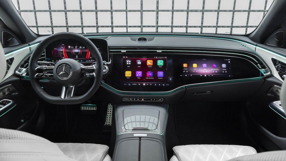 Mercedes-Benz E-klasa 2023 (14).jpg